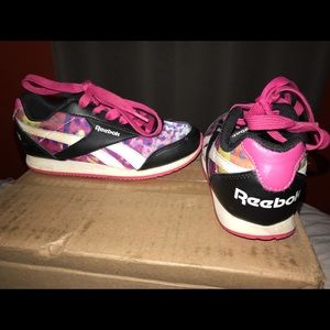 Girls size 13 tennis shoes